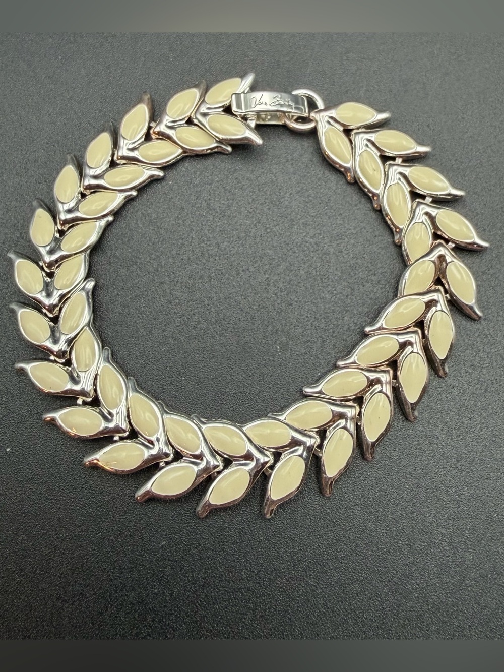 Vera Bradley Cream Enamel Leaf Bracelet #421 like new
